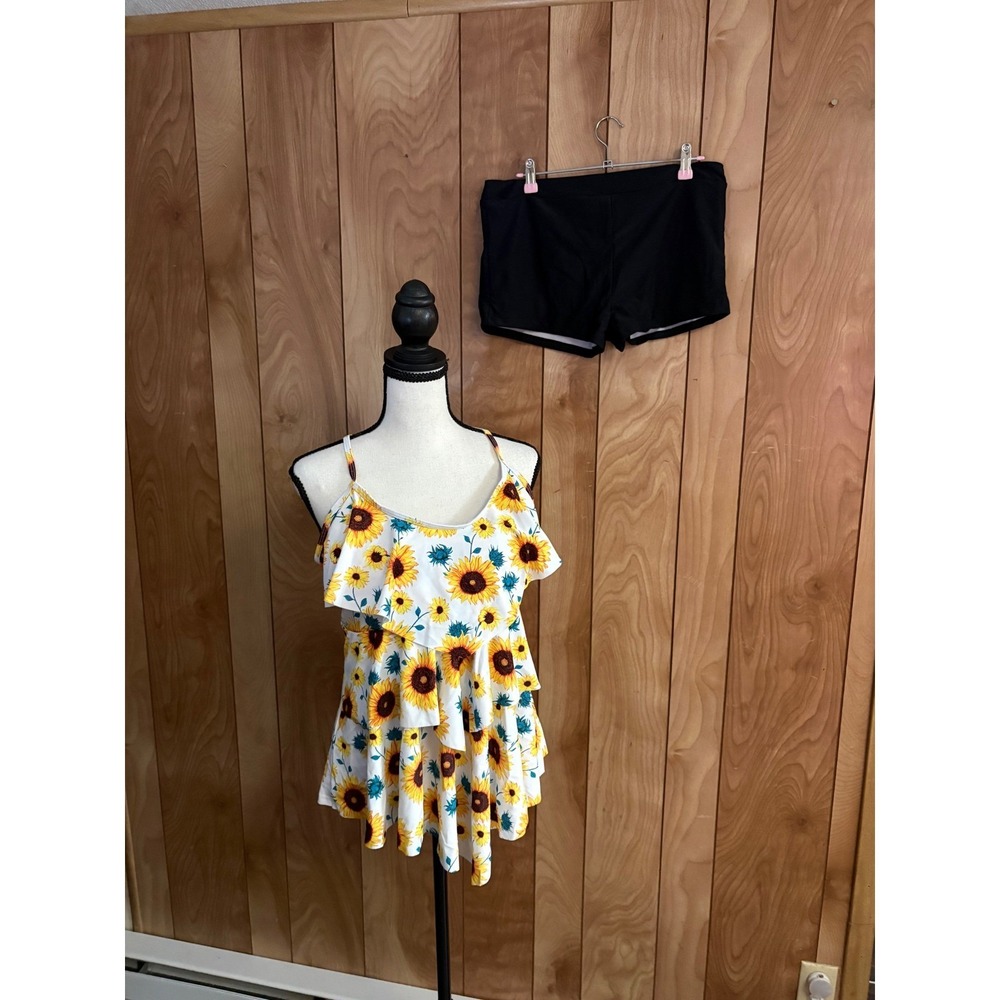 Sunflower Print Ruffle Tankini Set with Black Boy Shorts 2XL Floral Swimsuit